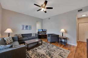 Breathtaking Unit in Shaw - 4 Queen beds 1E